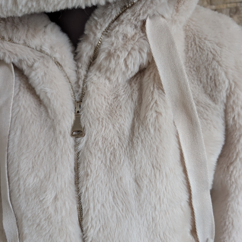 Faux Fur Hooded Cream Beige Cropped Jacket Elevated Loungewear Quiet Luxury XS image 3